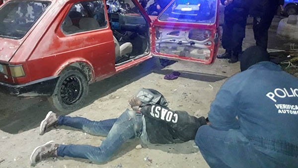 La persecución se realizó por varias cuadras y el transcurso del periplo, policías debieron resguardarse.