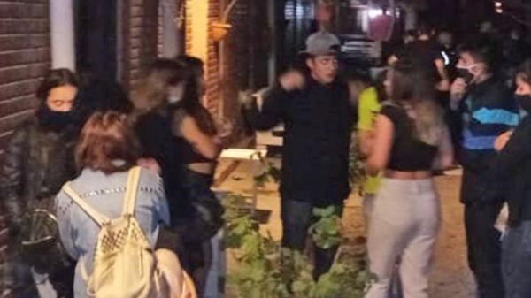 Las veladas se desarrollaban entre el sábado y el domingo últimos.