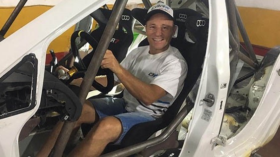 Omar Kovacevich a bordo del Proto. Aún está en proceso de construcción y luego vendrán las pruebas.