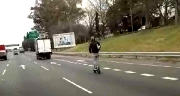 Un hombre que iba a 100 kilómetros por hora en la Autopista Panamericana y que había hecho lo mismo en julio pasado, fue detenido en las últimas horas.