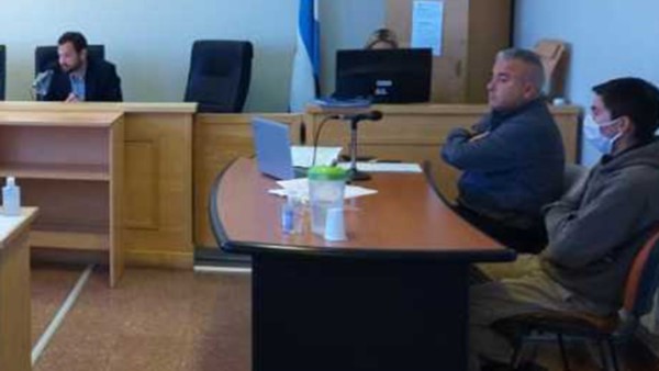 La audiencia fue presencial y el acusado estuvo con su abogado.