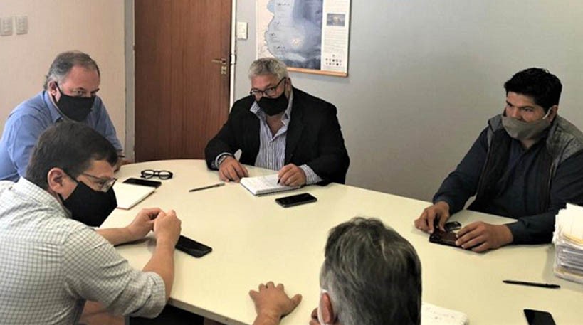 La reunión tuvo lugar en la sede del Ministerio de Ambiente provincial.