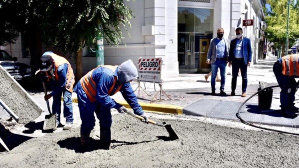 El presidente de la entidad, Fabricio Petrakosky, recorrió los trabajos junto a Sebastián de la Vallina.