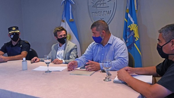 En la reunión se diagramaron medidas de seguridad.
