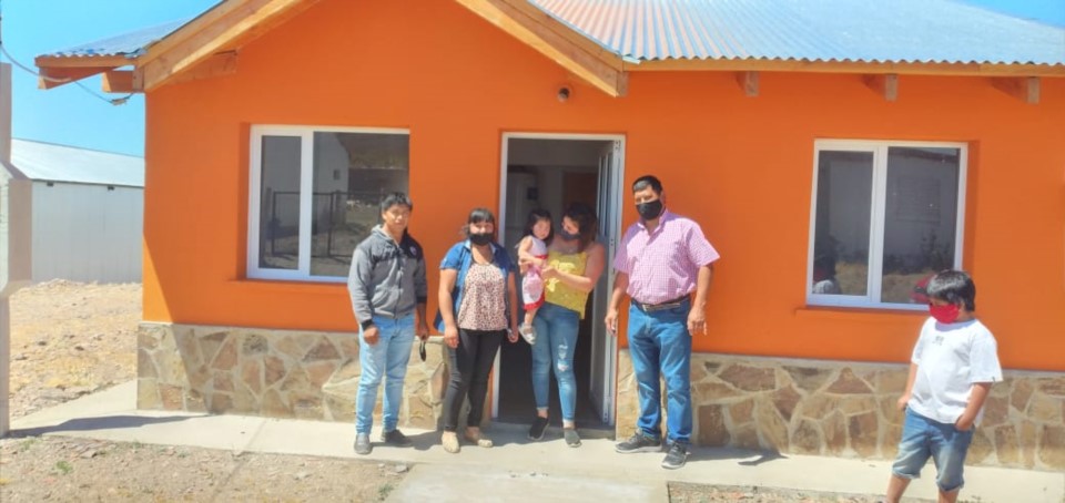 Familias de Aldea Epulef recibieron sus viviendas
