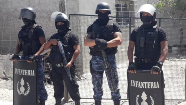 La Brigada de Investigaciones contó con el apoyo de la Guardia de Infantería mientras desarrolló la requisa.