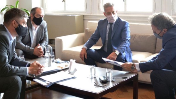 Arcioni gestionó obras para distintas localidades de Chubut.