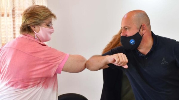 El vicegobernador Sastre en su encuentro de trabajo con la intendenta de 28 de Julio, Adriana AgÜero.