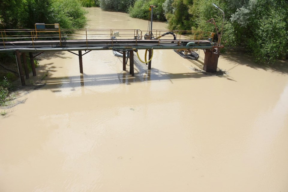 Otra vez suspenden la potabilización de agua en Trelew y Rawson por la ...
