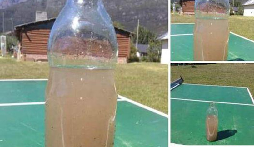 El vecino Luis Rocha hizo esta foto donde denuncia el estado del agua.