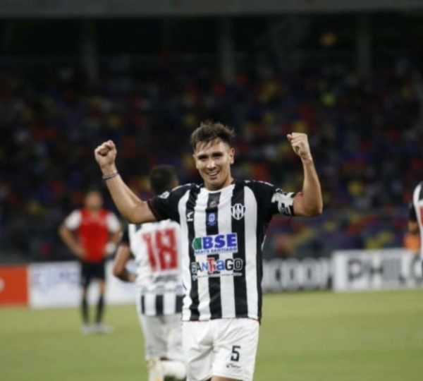 Con un golazo de Vega, Central Córdoba le ganó a Independiente. (Foto: Prensa Central Córdoba).