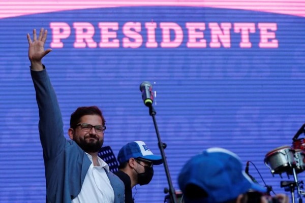 Gabriel Boric: "Nuestro proyecto significa avanzar en más democracia. Defenderemos y cuidaremos el proceso constituyente, motivo de orgullo mundial".