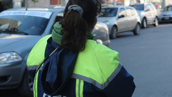 Operadora. Hoy se vuelve a cobrar para poder estacionar en el centro. 