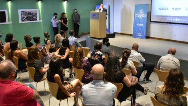 Los referentes del sector cultural se reunieron en el Ecocentro y el intendente les dio su reconocimiento.