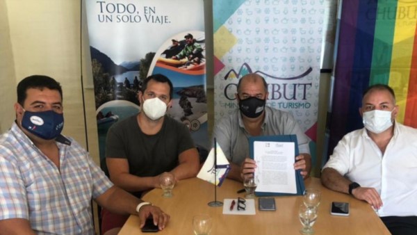 Se firmó en un acuerdo de cooperación con la Cámara de Comercio Gay Lésbica Argentina (CCGLAR).
