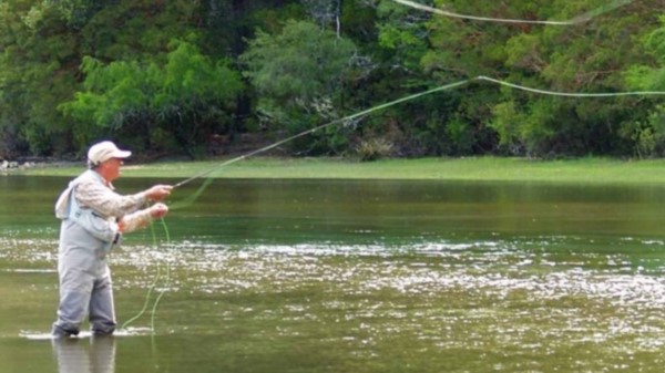 Hasta el 31 de mayo está habilitada la pesca deportiva en el Río Futaleufú, cercano a la localidad de Trevelin.