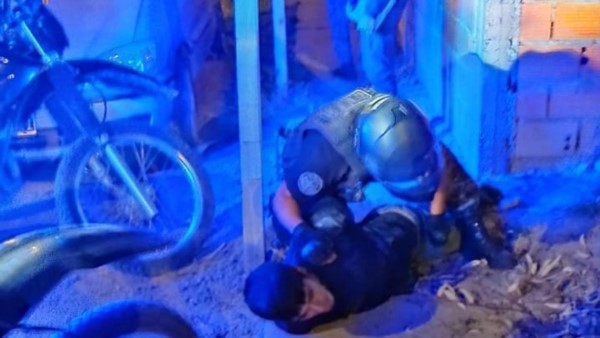 Preso. Intentó llevarse repuestos y terminó en manos policiales.
