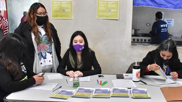 Labores. Una postal de la presencia del programa en Trelew. 