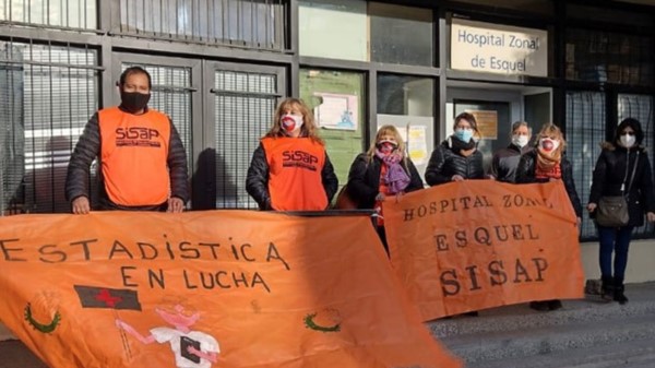 Trabajadores del SISAP siguen de paro por los sueldos atrasados.