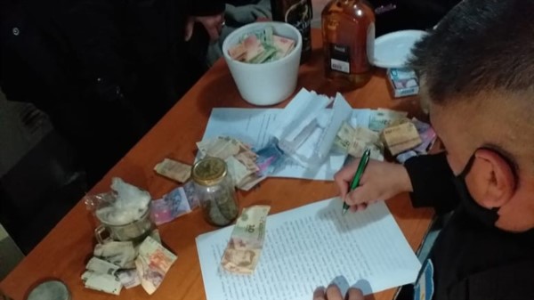 Los allanamientos se realizaron en el Área 16 y en el barrio San Ramón.