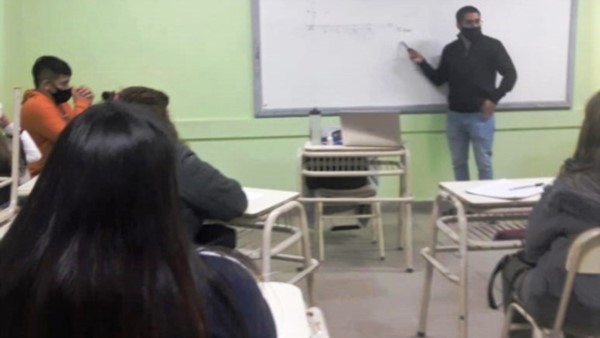 Una ayuda. Quienes cursaron en el período 2016/20 tienen la chance de terminar el Nivel Secundario.  