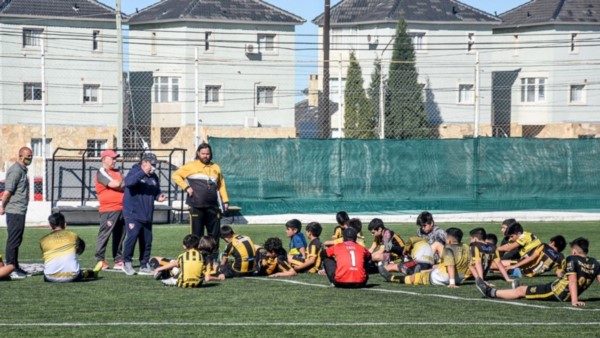 Captadores de Independiente de Avellaneda hicieron pruebas a jugadores de las formativas de Madryn.