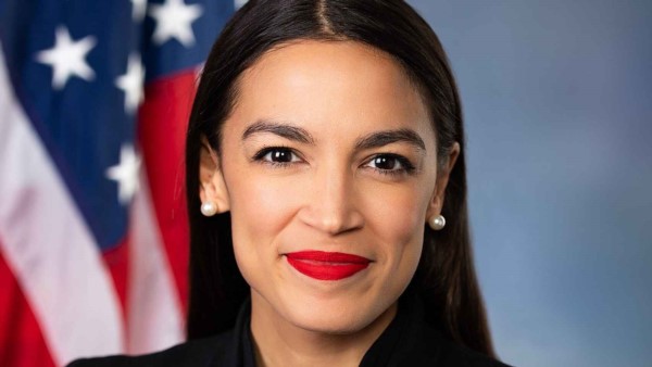 Alexandra Ocasio-Cortez, una de las dirigentes que participa de esta iniciativa de respaldo a la Argentina.
