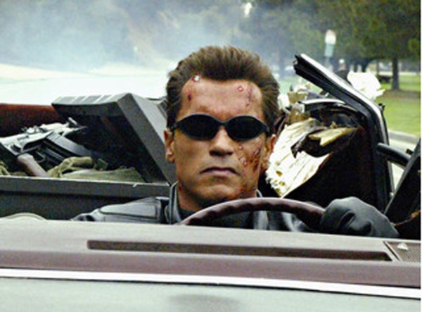 El intérprete de Terminator está acusado de haber provocado el incidente que ocurrió en el barrio de Brentwood de Los Ángeles el pasado viernes por la noche.