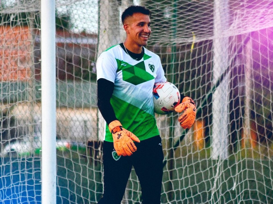 El arquero Facundo Ferrero (25), exChacarita, Atlanta y Sarmiento, es nuevo jugador de Brown.