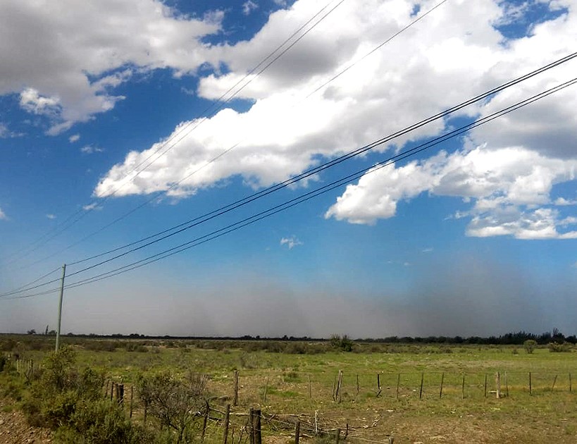 Una gran nube de cenizas se observó ayer sobre la costa y el Valle.