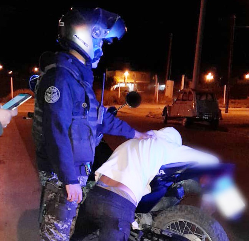 El ladrón fue aprehendido en plena calle con elementos del delito.