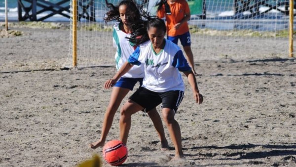 Por primera vez en el país se jugará la Liga Nacional Femenina de Fútbol Playa y se realizará en Puerto Madryn.