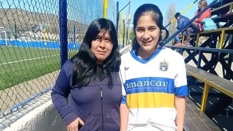 Gianella posa con su mamá. Foto: Ariel Montesino.