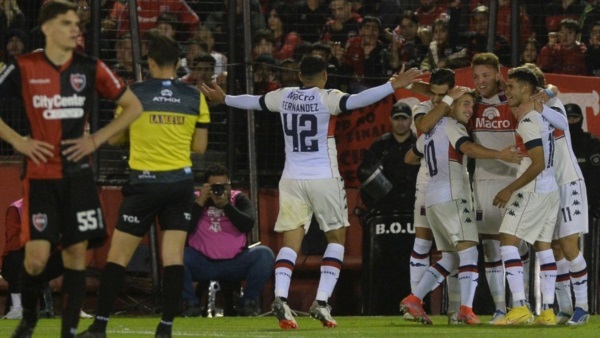 Retegui hizo un doblete. Lleva 20 goles y 4 asistencias en 2022. Solo tiene 23 años. Imparable.