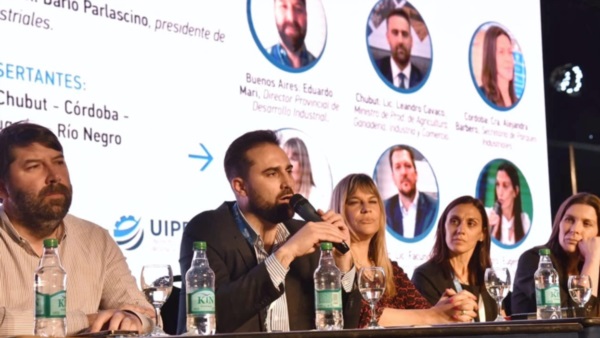 Exposición. El ministro Cavaco destacó las ventajas de Chubut para la radicación de nuevas inversiones. 