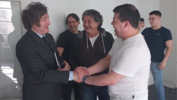 Libertarios. Treffinger dobló sin guiño y se alineó con Javier Milei.