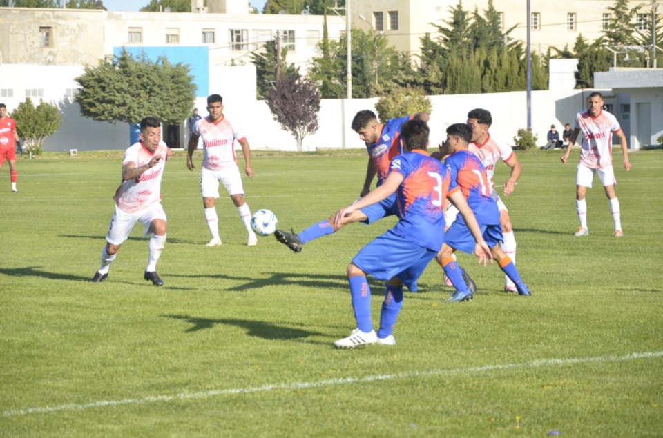 Huracán logró posicionarse bien con un triunfo en el debut. Foto: Crónica.
