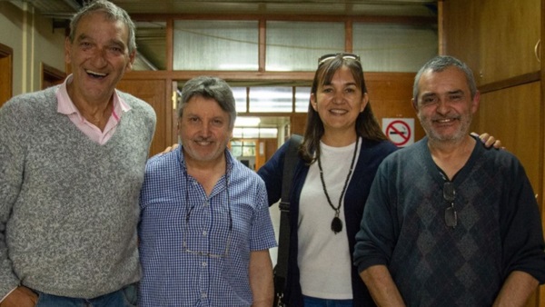 Acompañamiento. Los miembros de la entidad con los funcionarios.