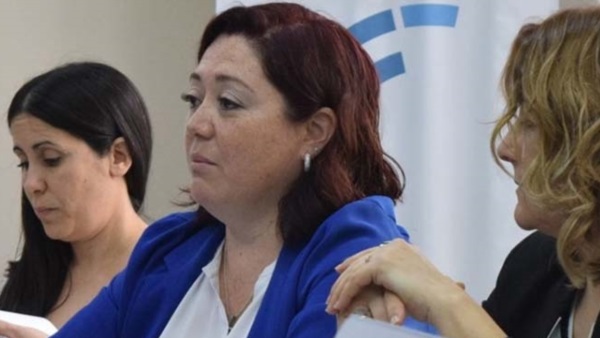 Reunión. La secretaria Cabrera despejó las dudas de los concejales.