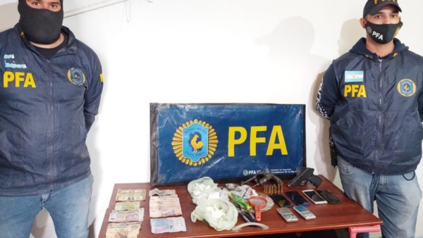 Se realizó un allanamiento en el barrio Presidente Perón de Madryn y se secuestró medio kilo de cocaína.