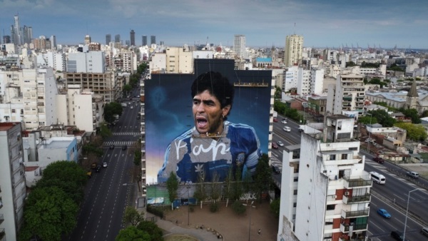 Maradona es Cultura. Un mural de 40 metros por 45 metros de altura.