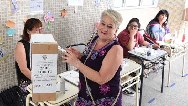 Sonrisa. En el barrio 22 de Agosto todo se desarrolló con normalidad y la Vecinal se pudo normalizar.  