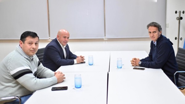 Gustavo Sastre reunido con el ministro de Obras Pública de la Nación.