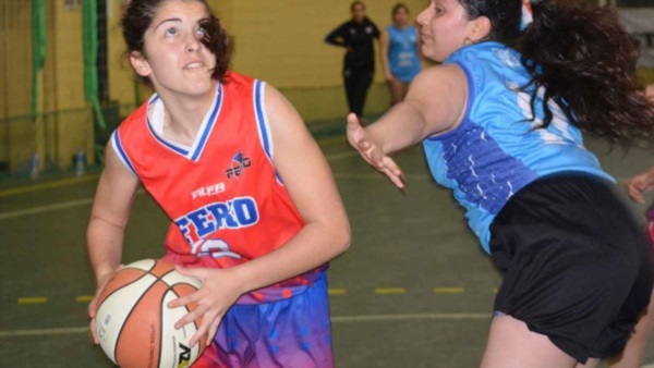El equipo femenino de básquet no desentona. Foto: Chubut Deportes.