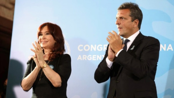 "Wado" de Pedro adelantó que la vicepresidenta y el ministro de Economía, Sergio Massa, están evaluando diferentes alternativas.
