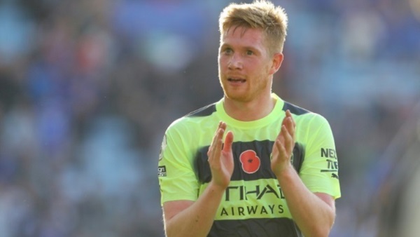 De Bruyne marcó un tiro libre sensacional para darle la victoria al Manchester City.