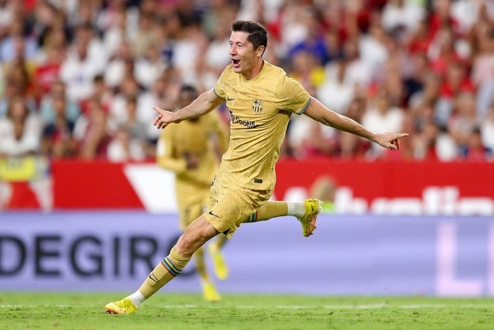 Robert Lewandowski suma 13 goles en 12 partidos disputados en la Liga con el FC Barcelona.