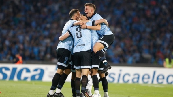 60 mil hinchas de Belgrano coparon el Kempes para recibir al plantel que logró el primer puesto y el ascenso. 