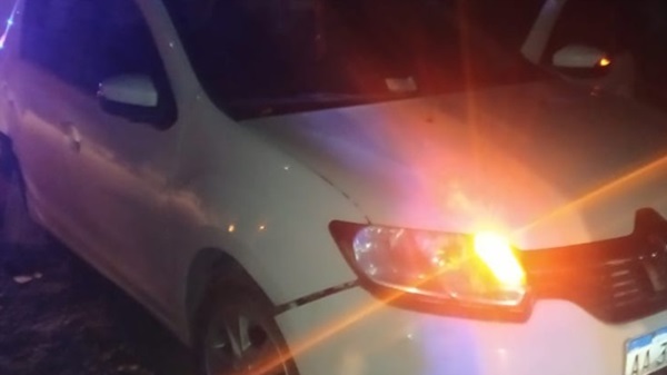 El vehículo Renault Sandero tuvo varios daños. El conductor, ileso.