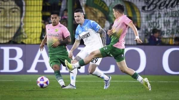 Racing empató con Defensa y Justicia en un partidazo y se alejó de la cima de la Liga Profesional 2022